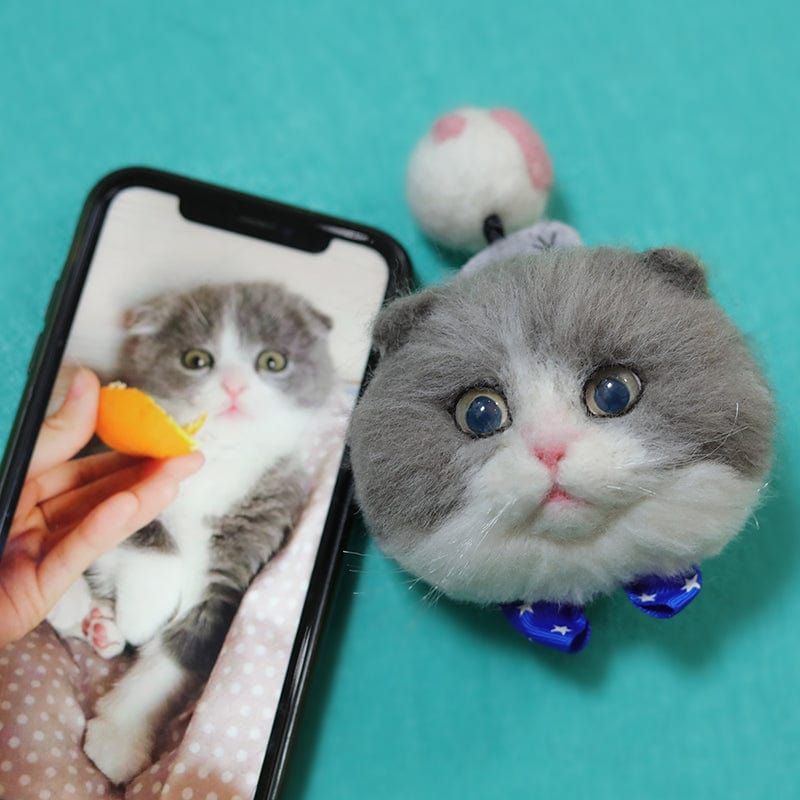 Felt Wool Cat Head Pendant and Picture Comparison